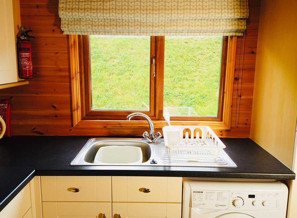 ascot-lodge-kitchen-small